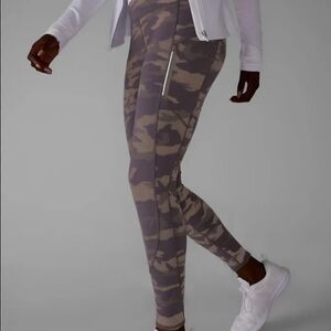 Athleta Rainier Reflective High Waist Athleasure Leggings Travel Outdoor Size 3X